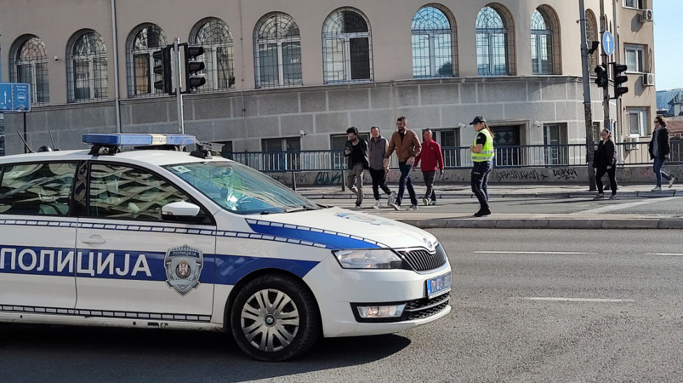 Muškarac (70) na protestu u Novom Beogradu krenuo šipkom na učesnike: Negodovao zbog blokade saobraćaja