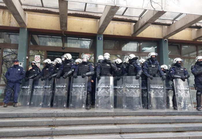 Dačić: Neće se tolerisati remećenje javnog reda i mira, svako ko napadne policiju biće priveden