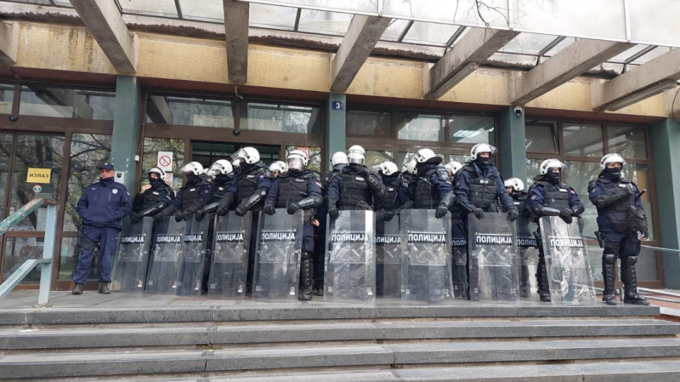 Dačić: Neće se tolerisati remećenje javnog reda i mira, svako ko napadne policiju biće priveden