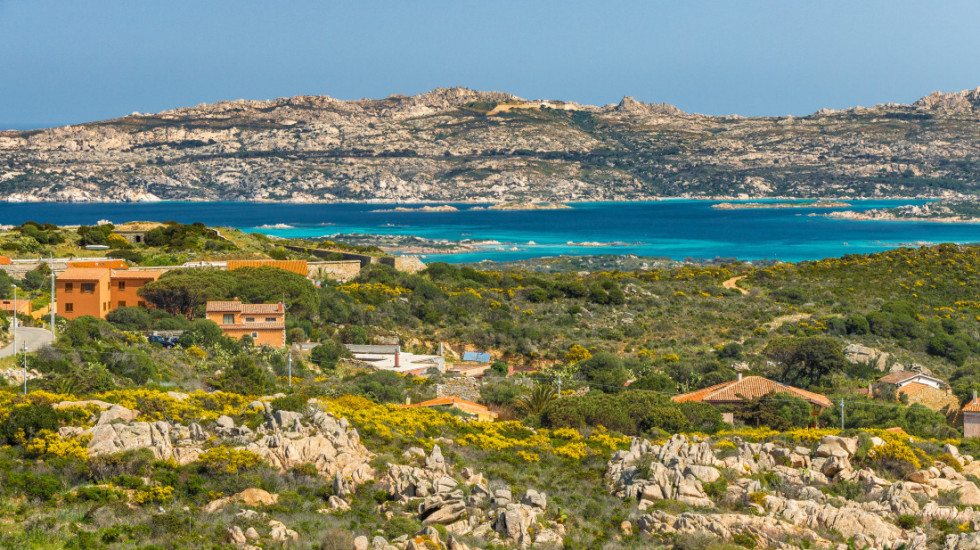 Selo na Sardiniji nudi kuće za jedan evro Amerikancima nezadovoljnim Trampovom pobedom