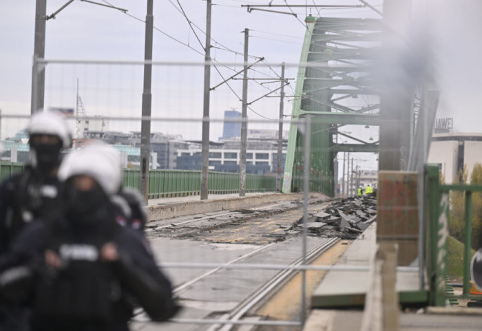 Protests and Blockades as Tracks Are Removed from Old Sava Bridge