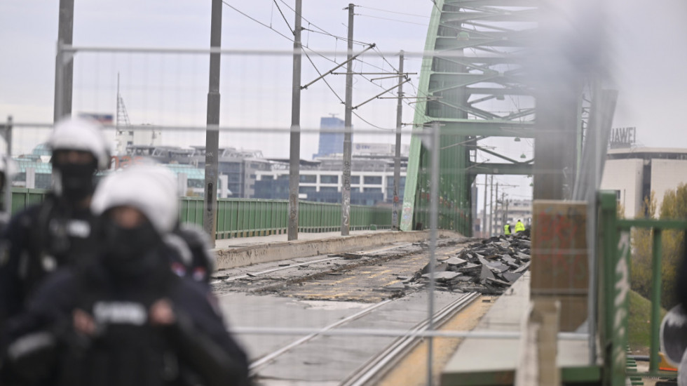 Protests and Blockades as Tracks Are Removed from Old Sava Bridge