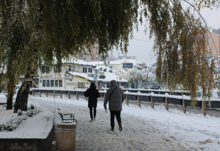 Oblačno i hladno, sneg na severu i istoku zemlje: Temperatura od minus pet do nula stepeni