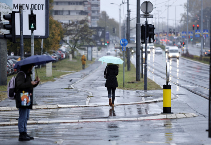 Oblačno sa kišom, ali toplo za ovo doba godine: Temperatura do 16 stepeni