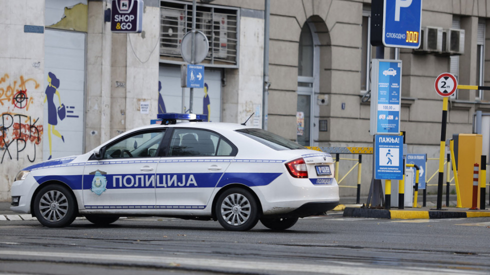 Pokrenuta istraga protiv mladića (19) koji je nožem povredio policajca u centru Beograda: Preti mu do 12 godina zatvora