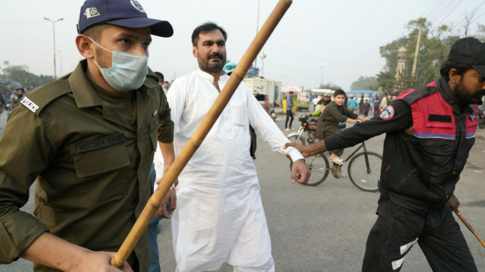 Pakistan: Uhapšeno 4.000 pristalica Imrana Kana pre protesta u Islamabadu