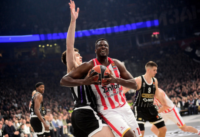 Evroliga kaznila Partizan sa 21.500 evra zbog incidenata navijača na meču protiv Olimpijakosa