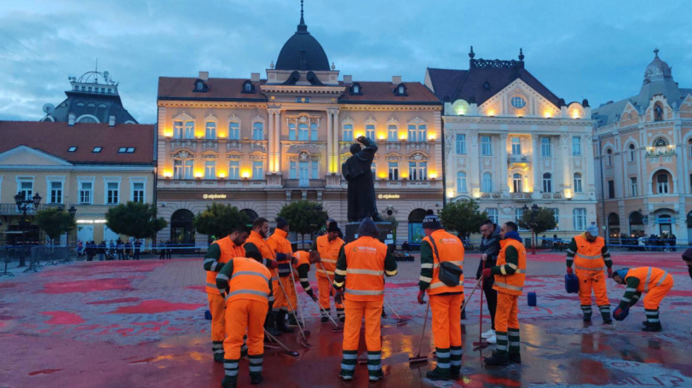 Srbija centar: Hemikalije kojima je skidana crvena farba u centru Novog Sada završile u Dunavu i ugrozile ekosistem