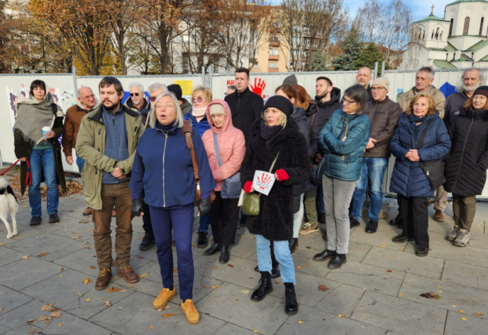 Skup građana i opozicije zbog betonizacije Karađorđevog parka: "Ne sme da se zakuca nijedan ekser"