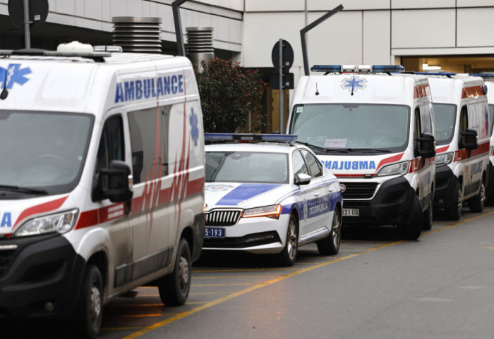 Devojčica (16) poginula u Dobanovcima, dva maloletnika povređena: Udarili u stub kolima