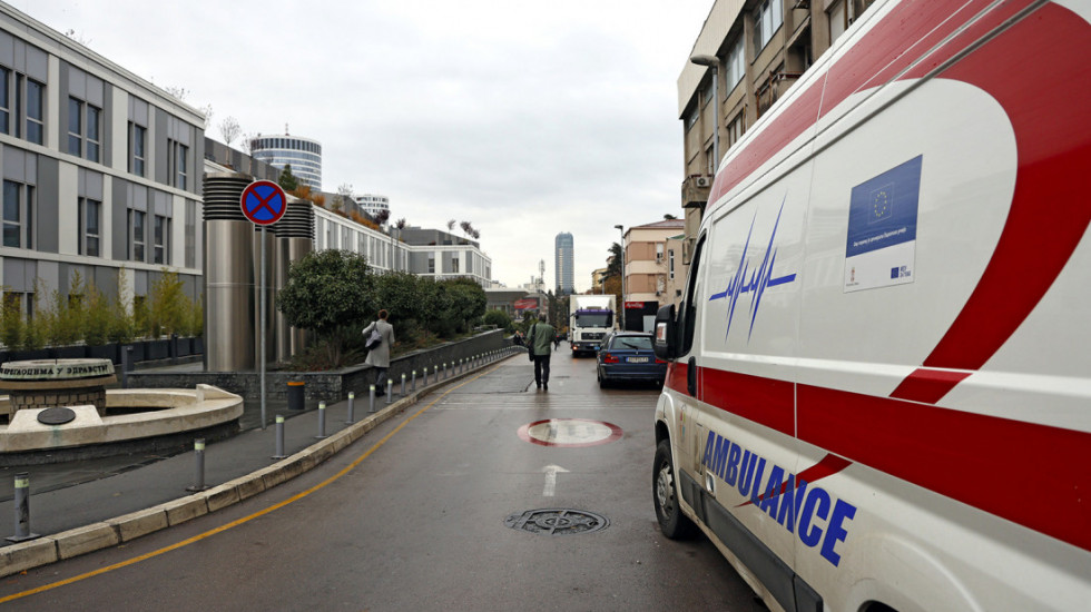 Na Dušanovcu reklama pala na ženu, zadobila povrede leđa i glave
