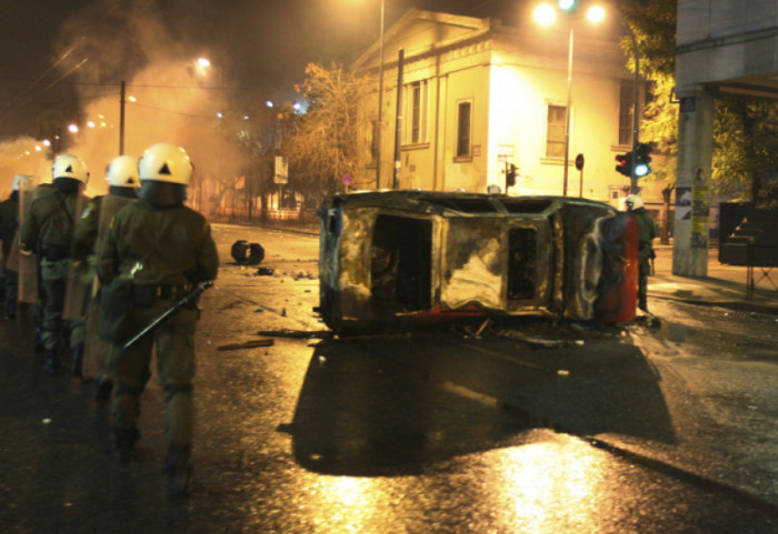 Sukobi u Atini posle marša povodom godišnjice ubistva učenika, privedeno više od 60 demonstranata