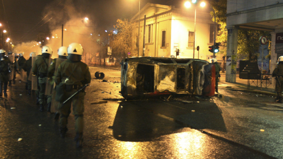 Sukobi u Atini posle marša povodom godišnjice ubistva učenika, privedeno više od 60 demonstranata