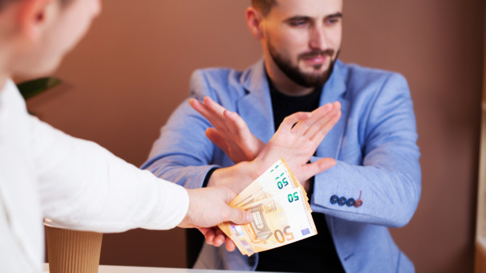 Srbija na 105. mestu u borbi protiv korupcije: "Najizraženija u građevini, zdravstvu i prosveti"