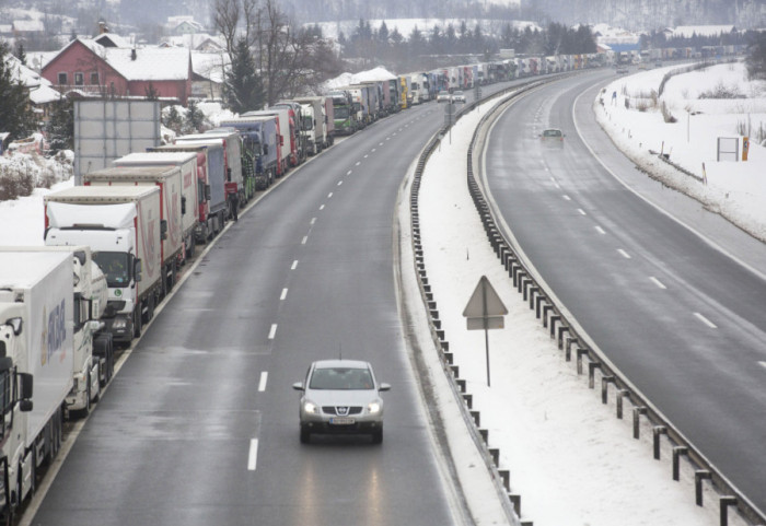 Putevi Srbije: Poseban oprez u vožnji zbog snežnih padavina najavljenih za nedelju