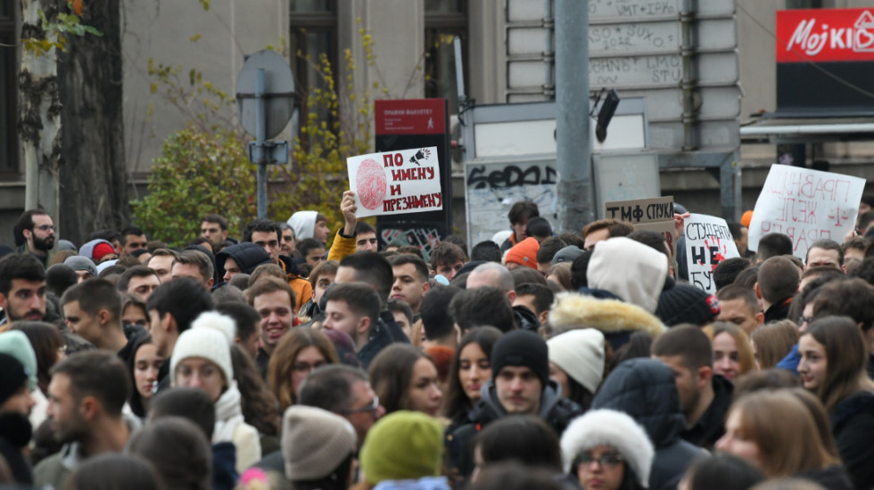 Protest studenata i građana ispred Predsedništva Srbije tokom obraćanja Aleksandra Vučića