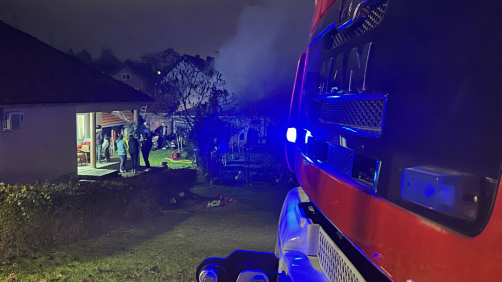 Zapalio se nameštaj u kući kod Sopota, povređena dva dečaka od devet i 12 godina