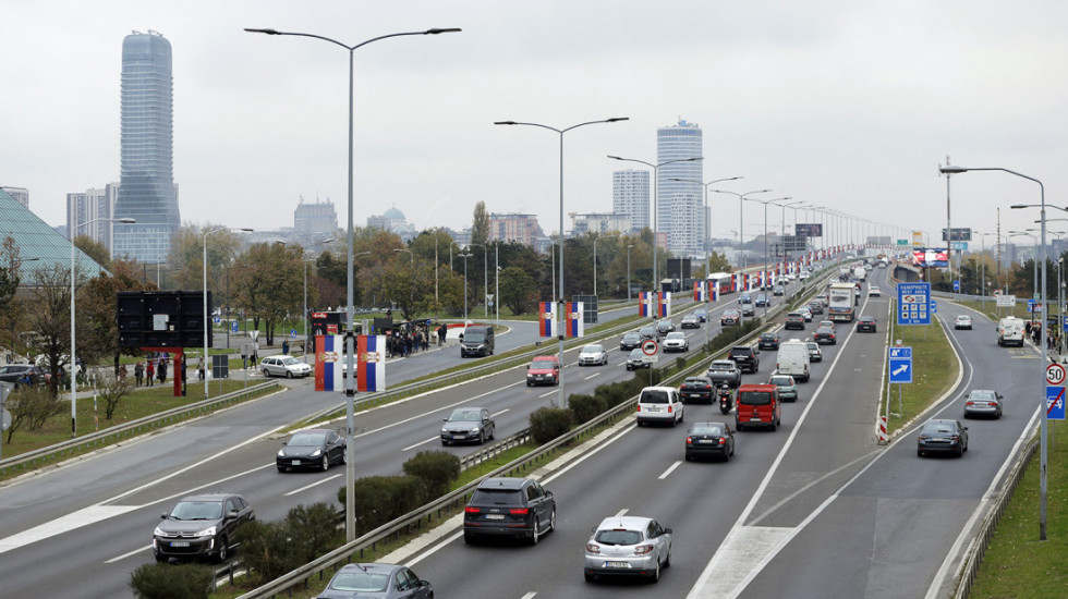 AMSS: Oprez zbog odrona i vlažnih kolovoza