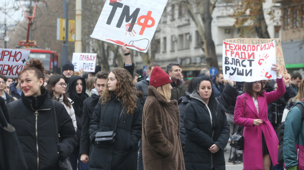 Blokada kod Vukovog spomenika: Studenti podsetili na 15 žrtava u nesreći na Železničkoj stanici