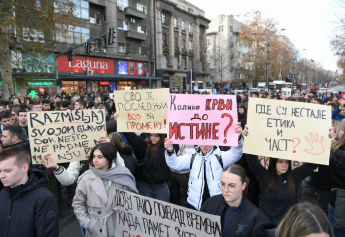 Vučić ministrima: Ne mešajte se u proteste na fakultetima, zašto ćutite na izvođenje dece iz škola po Srbiji