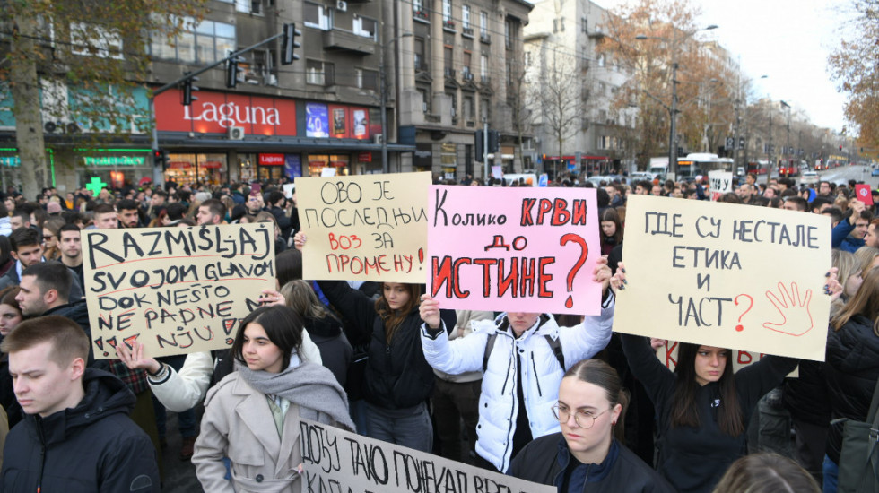 Vučić ministrima: Ne mešajte se u proteste na fakultetima, zašto ćutite na izvođenje dece iz škola po Srbiji