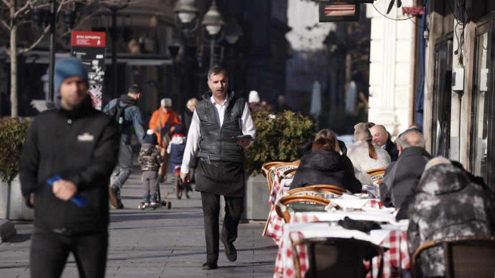 Oblačno, ponegde sa kišom, ali toplije: Temperatura do 13 stepeni