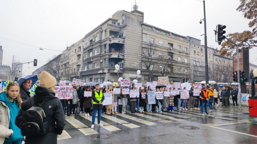 Saobraćajna policija u Zemunu blokirala prilaze i osigurala bezbednost učesnika blokade