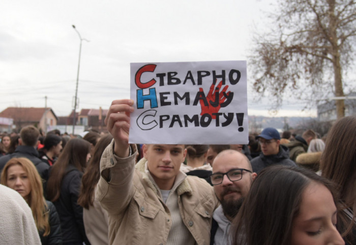 Studenti i maturanti blokirali saobraćaj na više lokacija, advokati se u 11.52 okupili ispred Advokatske komore Beograda