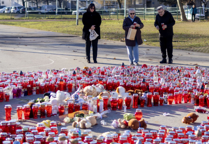 U Hrvatskoj Dan žalosti i nove bezbednosne mere: Od drugog polugodišta sve škole će se zaključavati