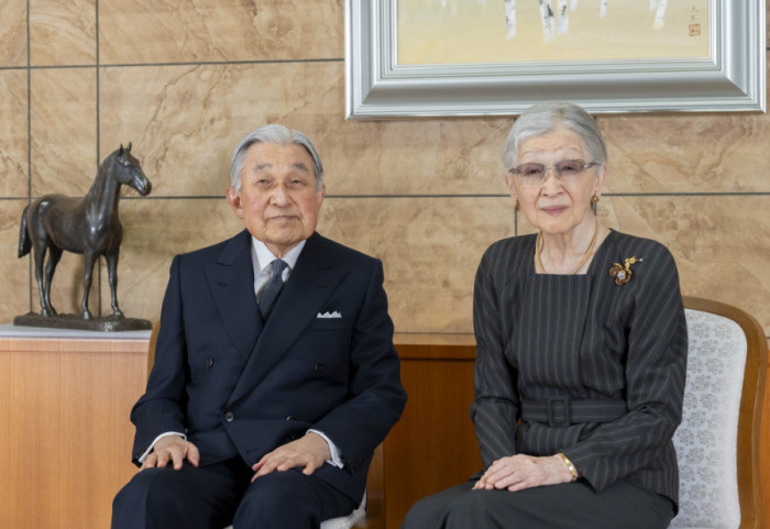 Bivši japanski car Akihito proslavio 91. rođendan: Ujutru čita novine, uveče gleda vesti sa suprugom