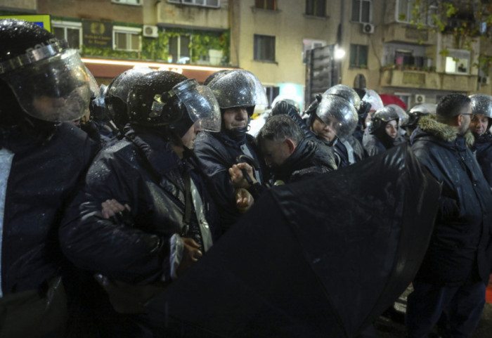 (FOTO) Protest opozicije u Tirani: Uporedili ga sa okupljanjima studenata u Beogradu, traže Ramin odlazak