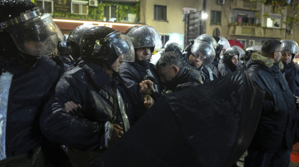 (FOTO) Protest opozicije u Tirani: Uporedili ga sa okupljanjima studenata u Beogradu, traže Ramin odlazak