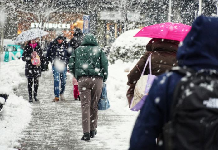 Povećanje visine snežnog pokrivača na zapadu i jugu, na severu delimično razvedravanje: Temperatura do šest stepeni