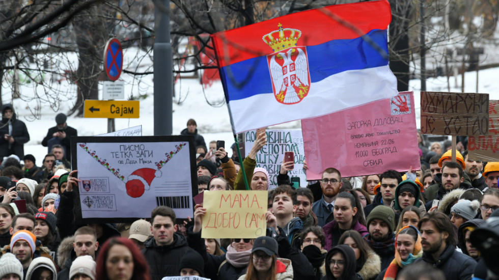 (FOTO/VIDEO) Studenti predali pismo Zagorki Dolovac, tužiteljka ih pozvala da formiraju delegaciju i dođu na sastanak