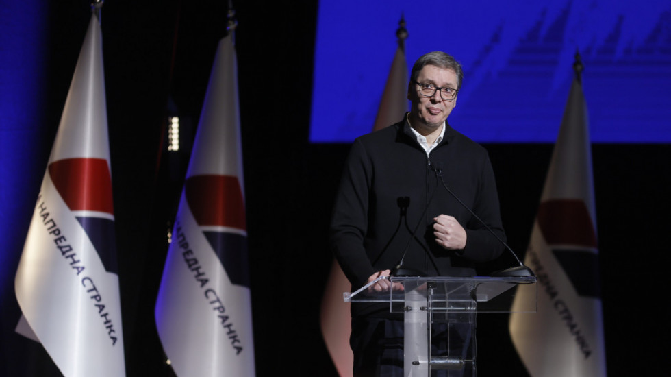 Vučić na tribini "Budućnost, a ne prošlost": Patriotizam se pokazuje delima i u teškim trenucima