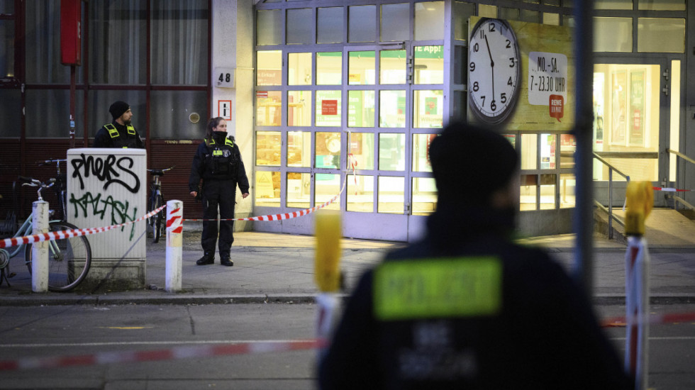 Muškarac napadao nožem ljude u Berlinu, dve osobe teško povređene