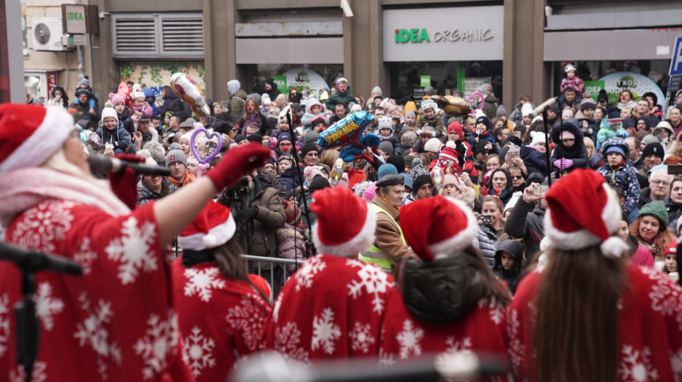 (FOTO) Ulica otvorenog srca u centru: Red vožnje izmenjen do 20 časova
