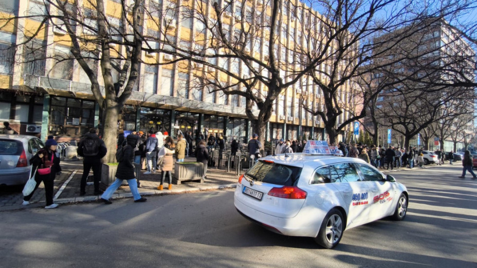 (VIDEO) Protest studenata ispred suda u Novom Sadu, najavili tužbu protiv vozača "BMW"