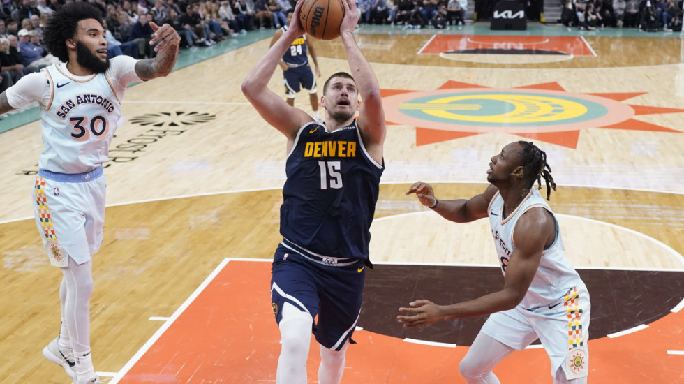 (VIDEO) Jokić ubacio 46 poena, Denver pobedio San Antonio: Jović najbolji u ekipi Majamija