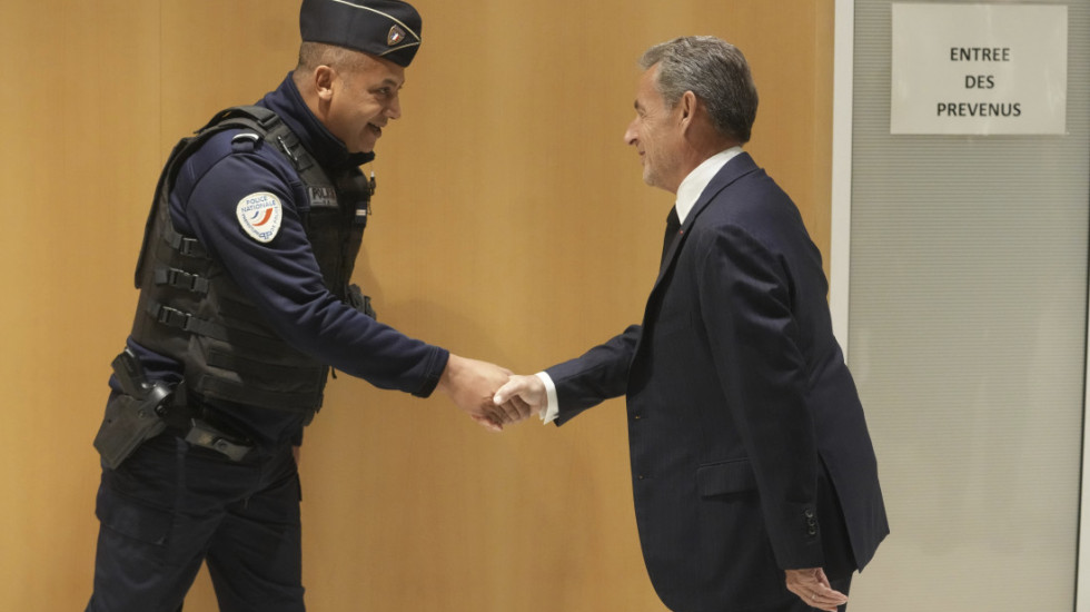 Sarkoziju dozvoljene četiri porodične posete nedeljno, jedna više nego što zakon predviđa