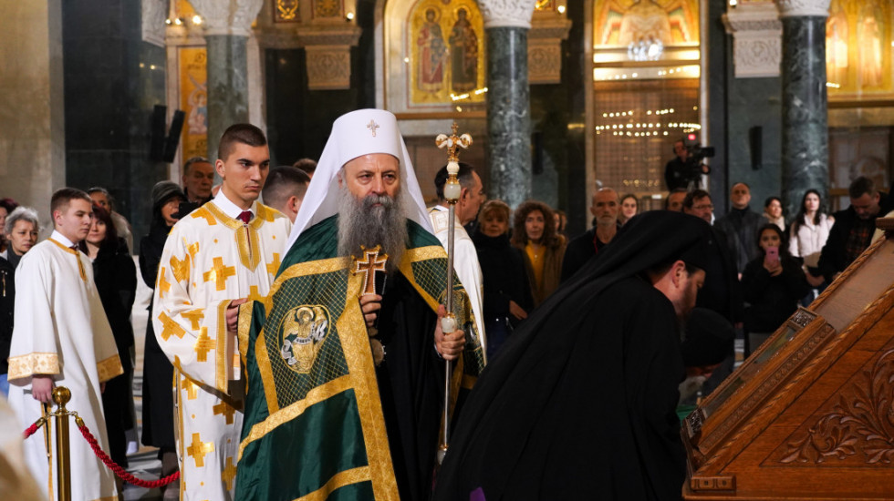 (FOTO) Patrijarh Porfirije služio Božićnu liturgiju: Odustanimo od agresije i nasilja, gradimo mostove ljubavi i mira