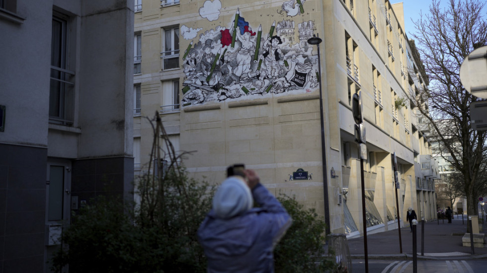 Priveden muškarac zbog pretećeg mejla redakciji časopisa Šarli Ebdo