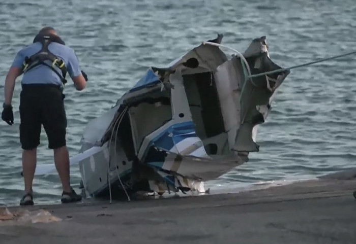 (FOTO) Srušio se avion u Australiji, poginuli pilot i turisti iz Švajcarske i Danske