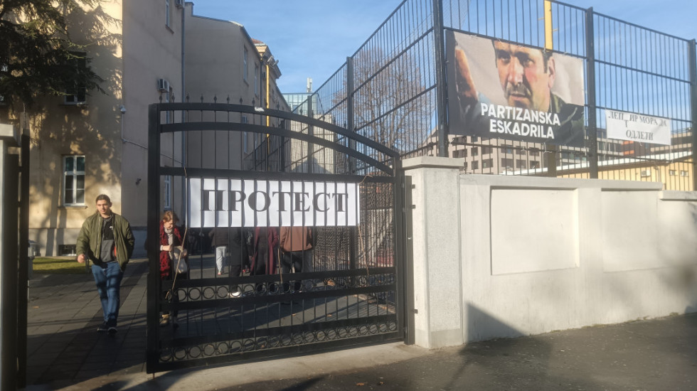 Ostavkama zaposlenih u Vazduhoplovnoj akademiji onemogućeno drugo polugodište, najavljeni novi protesti