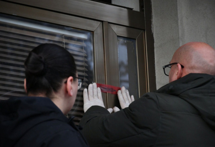 Kosovo Police Raids Tax Administration Office in North Mitrovica