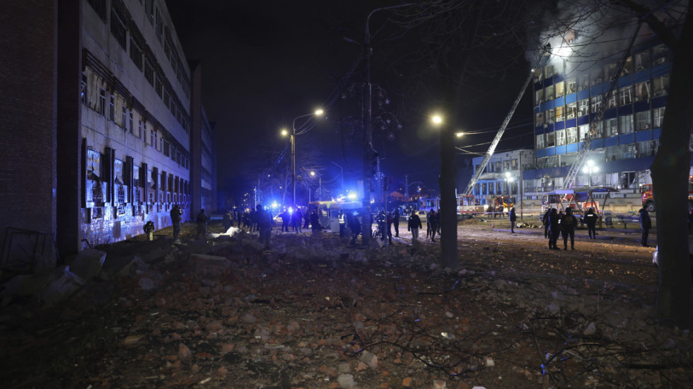 (FOTO) Ruski napad na Zaporožje, raste broj poginulih i povređenih: Sastanak Zelenskog i saveznika u američkoj bazi