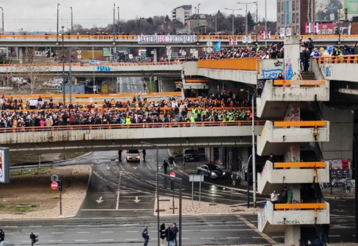 Studenti blokirali "Mostarsku petlju", tu ostaju do 15 časova