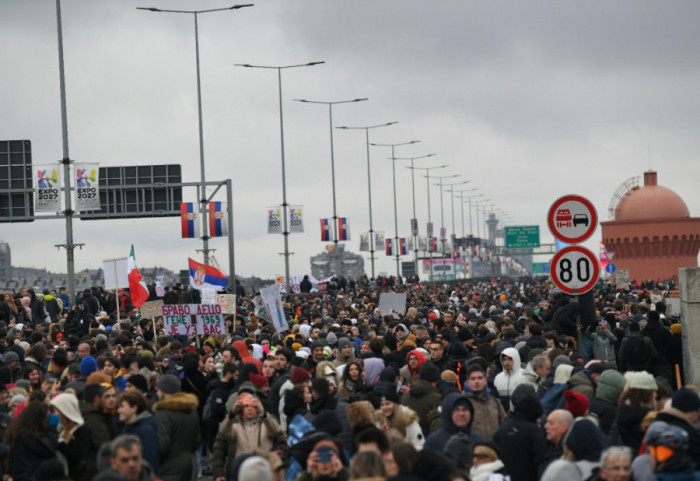 Arhiv javnih skupova: U protestnoj šetnji i blokadi Mostarske petlje između 7.000 i 7.200 studenata i građana