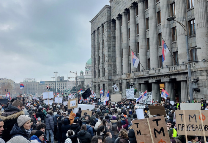 Arhiv javnih skupova: Na protestu ispred Ustavnog suda oko 28.000 studenata i građana