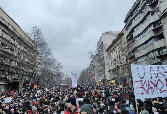 Vučić o broju okupljenih na protestu ispred Ustavnog suda: U maksimumu ih je bilo 13.700, a to je za poštovanje